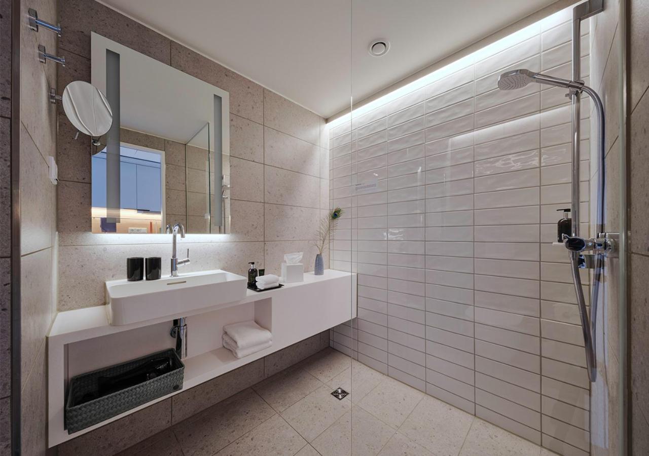 Adina Apartment Hotel كولونيا المظهر الخارجي الصورة
